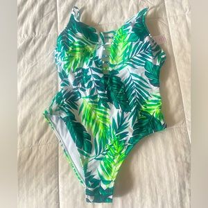 Pre-owned green Swimsuit Medium